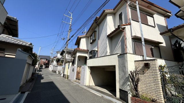 豊中市上野西3丁目　古家付き土地の前面道路含む現地写真