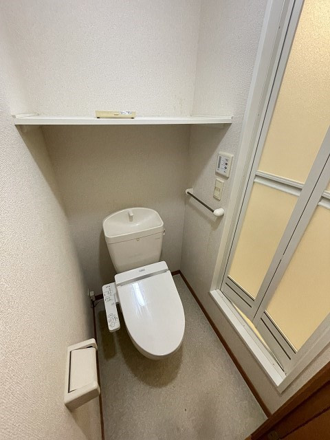 レオパレスエルフ仁川のトイレ