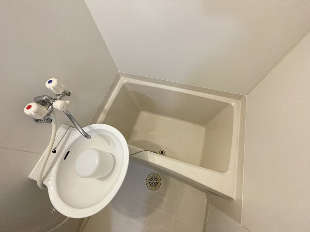 レオパレスエルフ仁川の浴室