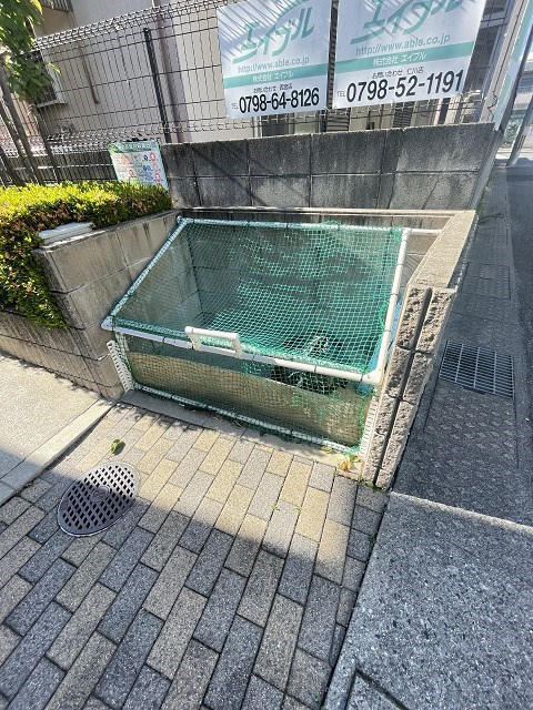 レオパレスエルフ仁川の外観