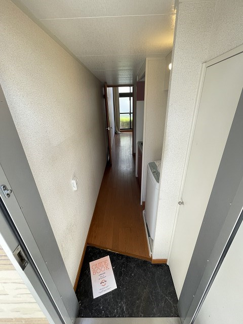 レオパレスエルフ仁川の玄関