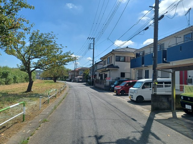 リヴィエールの周辺|前面道路です。