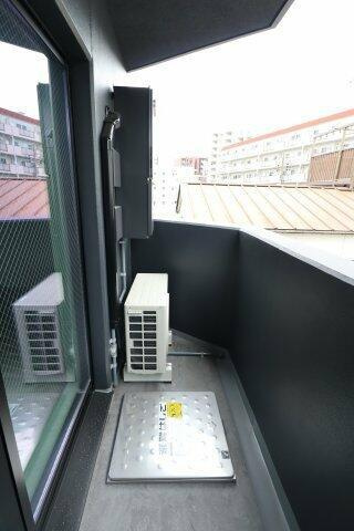 ジェノヴィア学芸大学のバルコニー