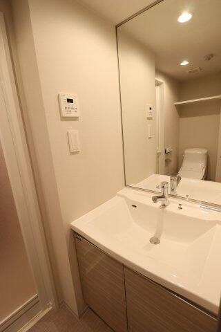 ジェノヴィア学芸大学の洗面所