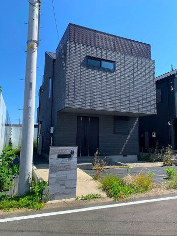 【外観】 | ■□大井町大井中央 築後未入居戸建■□ | 駐車スペースあり！並列で2台停められます♪(車種による)