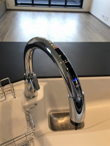 【キッチン】 | ■□大井町大井中央戸建■□ | キッチン設備　タッチレス水栓を採用しています♪