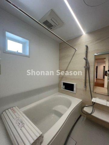 【浴室】 | 浴室乾燥機・追い焚き機能を搭載！
広々としたバスタブで、疲れを癒して下さいね♪