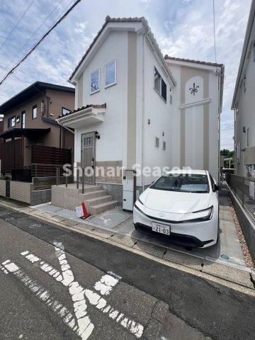 【前面道路含む現地写真】 | 西向き道路幅4.6ｍに接道◎
ぜひ現地でお車のサイズ等、ご確認下さいね♪