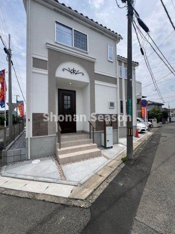 【外観】 | 外構にも拘りが感じられる、大手施工会社が手掛ける新築分譲住宅！
アプローチ階段で、プライバシーが守れますよ♪