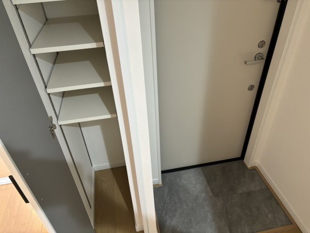 【玄関】 | モアナ長瀬町 | シューズボックス
