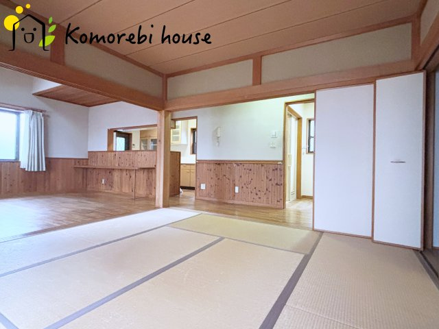 上尾市平塚　中古一戸建ての和室|8帖の和室です