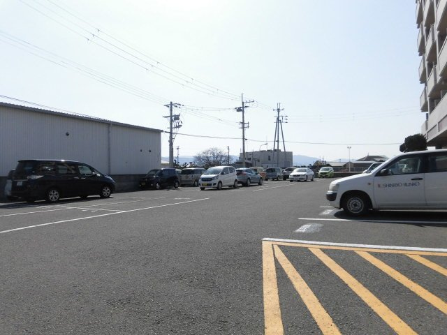 メゾン山水Ⅱの駐車場