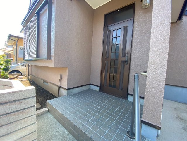 中古戸建のエントランス