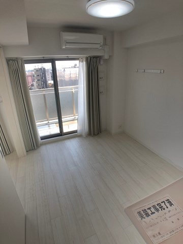 西宮市甲子園口３丁目の賃貸マンションの居間・リビング