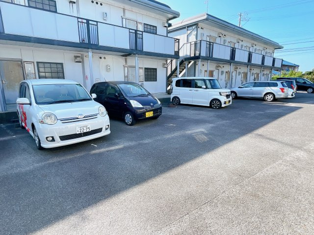 サンガーデン美浜Bの駐車場