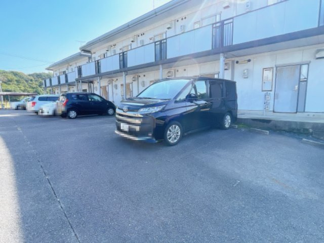 サンガーデン美浜Bの駐車場