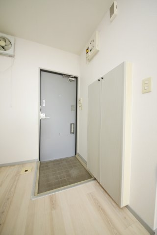 サンガーデン美浜Bの居間・リビング