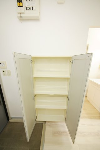 サンガーデン美浜Bの居間・リビング