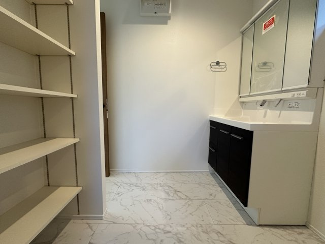 藤沢市下土棚デザイナーズハウスの脱衣所