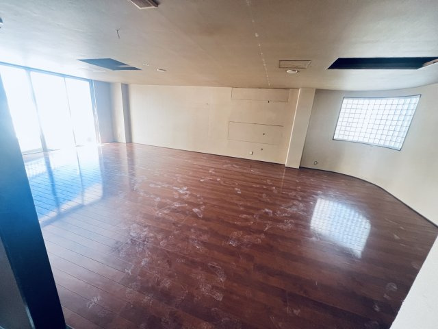 山之手8丁目貸店舗の居間・リビング