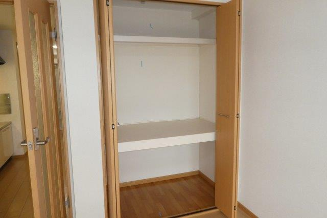 倉敷市八王寺町の賃貸マンションの収納|クローゼット