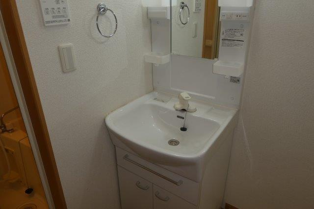 倉敷市八王寺町の賃貸マンションの独立洗面台