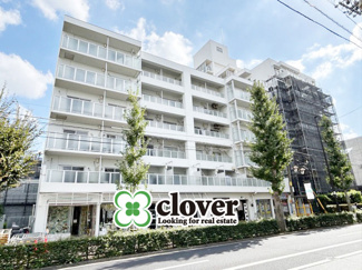 【外観】 | 手入れの行き届いた外壁やエントランスなど、「見ればわかる」レベルで清潔感を保ったマンションです。築年数を感じさせない姿で皆様をお出迎えします。～即日のご見学可能～　お問合せはお気軽にどうぞ。