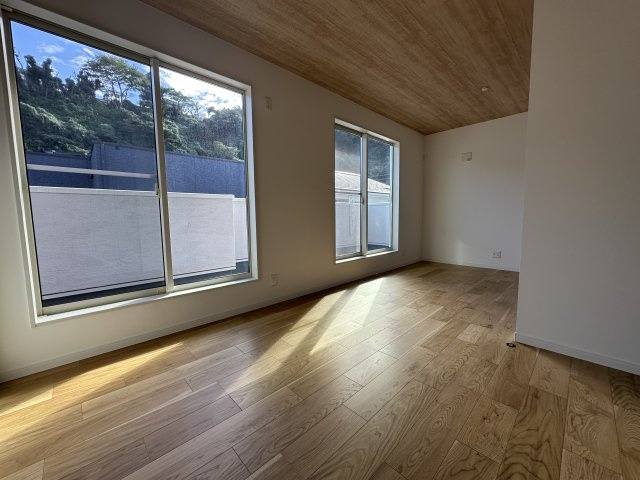 鎌倉市今泉台1丁目　戸建の洋室