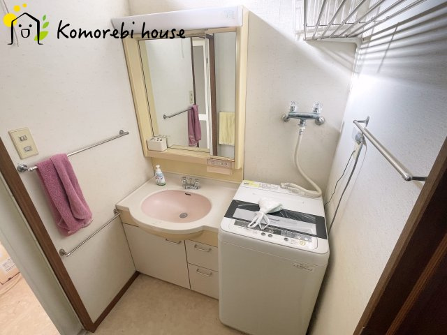 上尾市畔吉　中古一戸建の独立洗面台|朝の身支度には欠かせない独立洗面化粧台