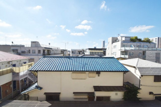 【展望】 | 眼前に広がる空の雄大さと、このお部屋の自慢の一つである「眺望」をご覧ください。毎日、この景色を独り占めできる新生活に夢が広がります。～即日のご見学可能～　お問合せはお気軽にどうぞ。