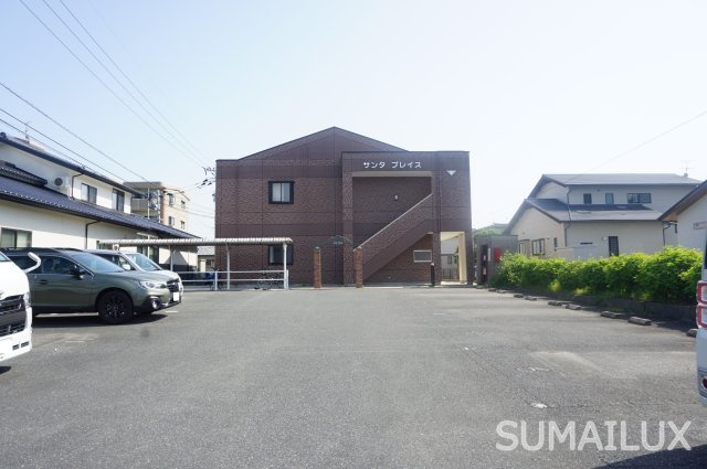 熊本市西区蓮台寺３丁目のアパートの駐車場