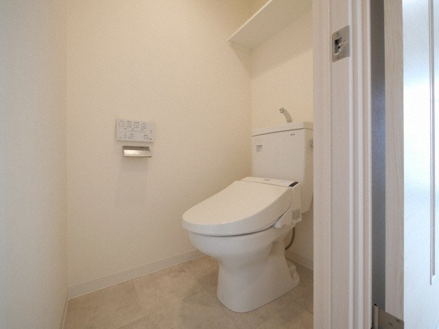 大阪市浪速区芦原１丁目の賃貸マンションのトイレ
