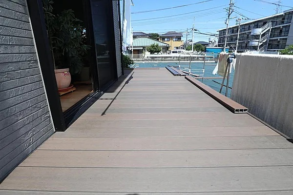 大磯町国府本郷　大型庭付き戸建のバルコニー