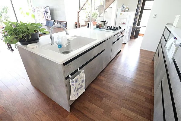 大磯町国府本郷　大型庭付き戸建のキッチン