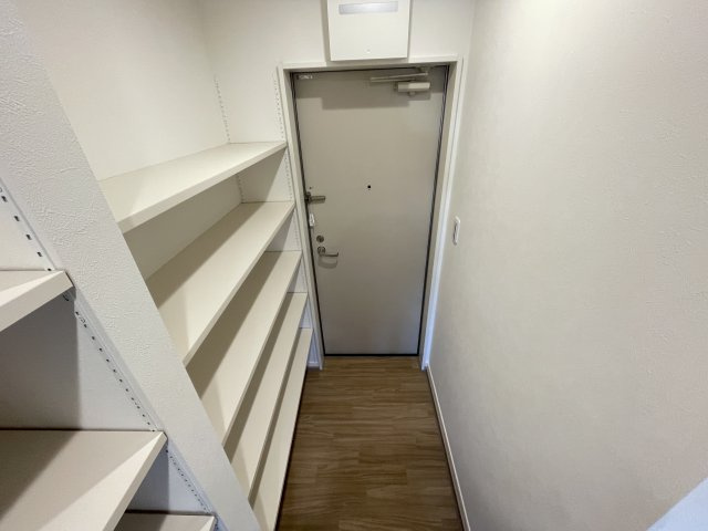 MELDIA柏 の玄関