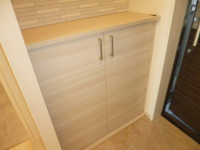 ル・ココンの内装|シューズボックス