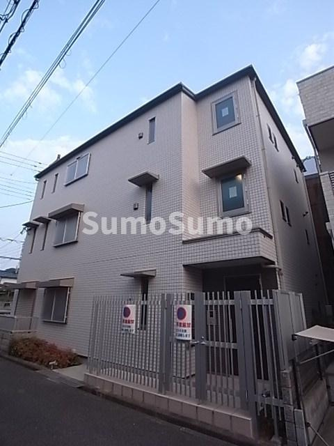 西宮市宮西町のアパートの外観