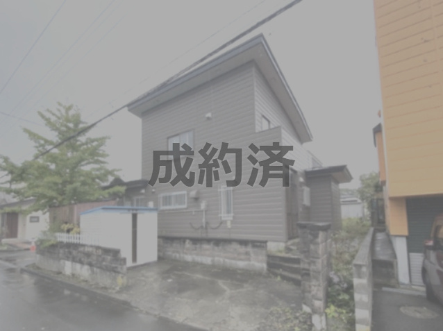 苫小牧市有珠の沢町5丁目の外観|リフォーム素材に適した5LDK住宅です♪