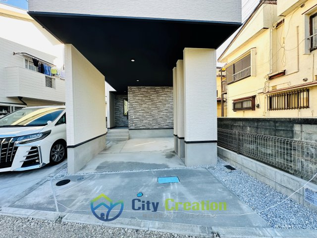 藤沢市辻堂元町　辻堂駅徒歩15分の分譲住宅の駐車場