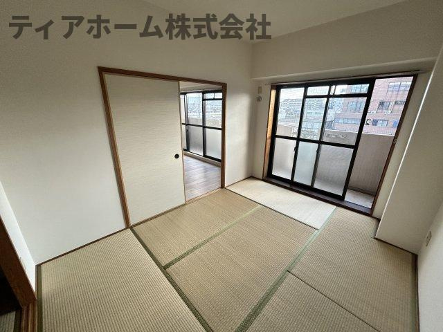 大和高田市神楽３丁目の賃貸マンションの和室|ゆったりとくつろげる和室です