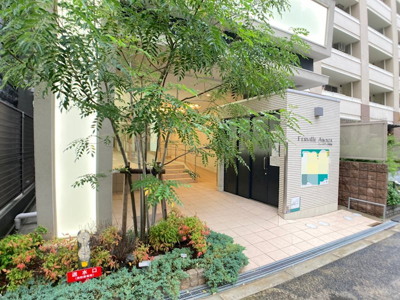 フェールヴィル阿波座のエントランス