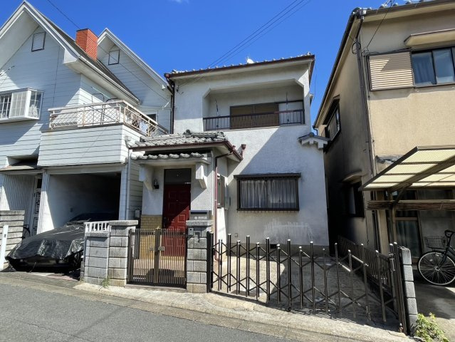 奈良市肘塚町一戸建の外観
