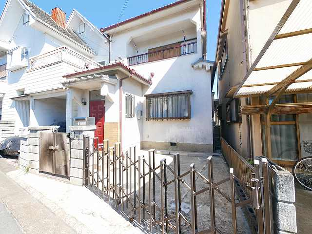奈良市肘塚町一戸建の駐車場|駐車場です
