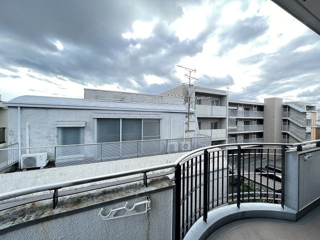 西宮市甲子園四番町のアパートの展望
