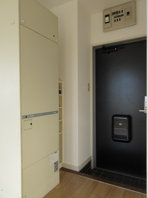 名古屋市西区城西２丁目の一棟マンションの玄関|402号