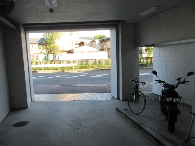 名古屋市西区城西２丁目の一棟マンションの駐車場