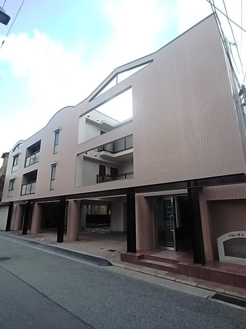 西宮市屋敷町のアパートの外観