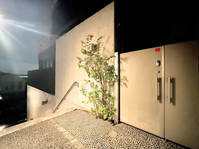 【外観】 | ◆◇荏田町　中古戸建◇◆ | ◆一戸建てを中心とした街並みが整然と続き、周辺は高い建物が建っていないので、緑の多い閑静な趣を感じる環境です。街並みや周辺環境も重要なポイントです！！