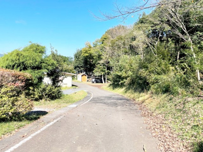 【前面道路含む現地写真】 | 桜川市犬田283坪売地