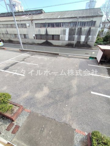 ニューハイツウィングスAの駐車場